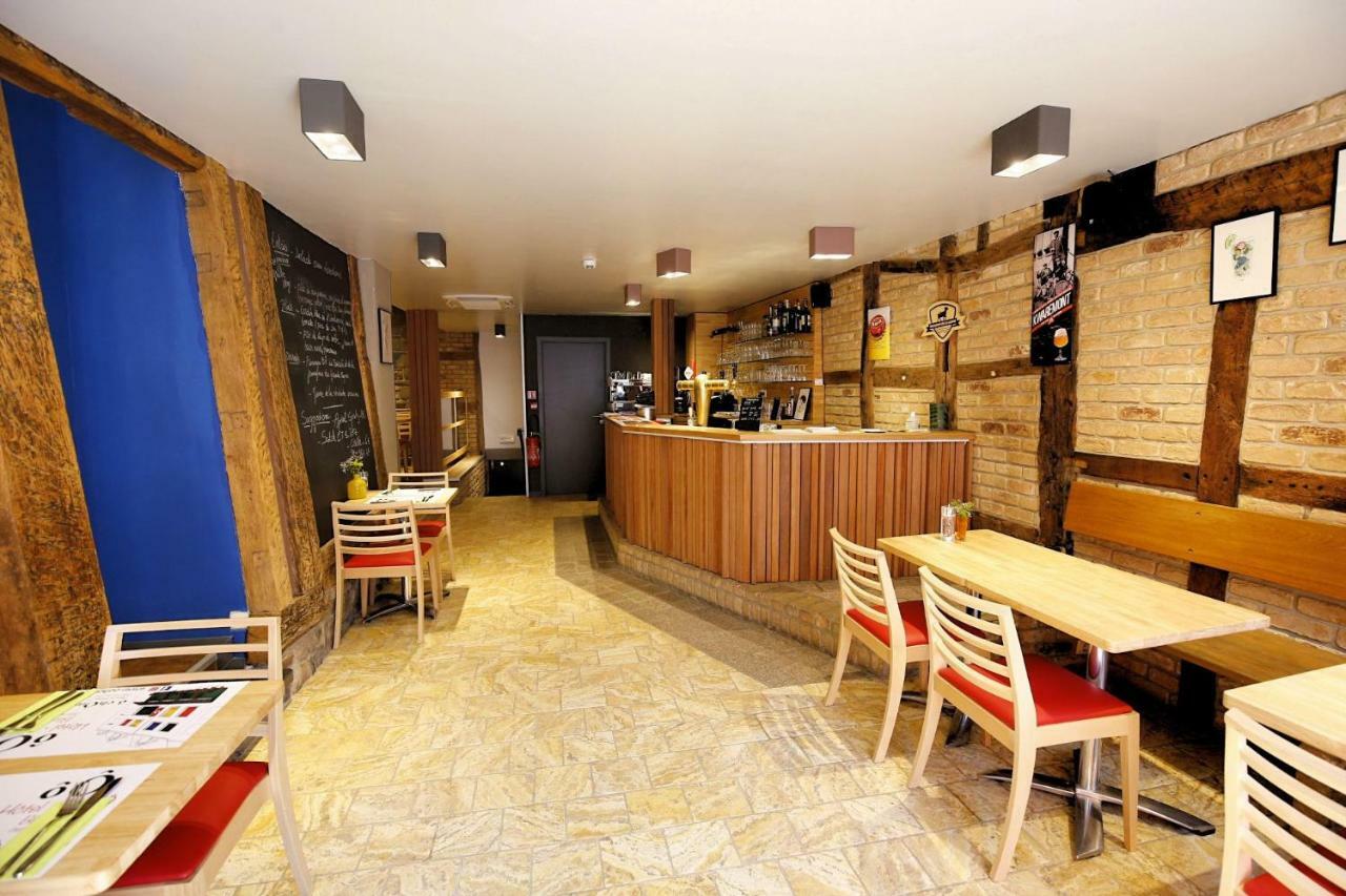 O Chomiere Hotel Ставело Екстериор снимка
